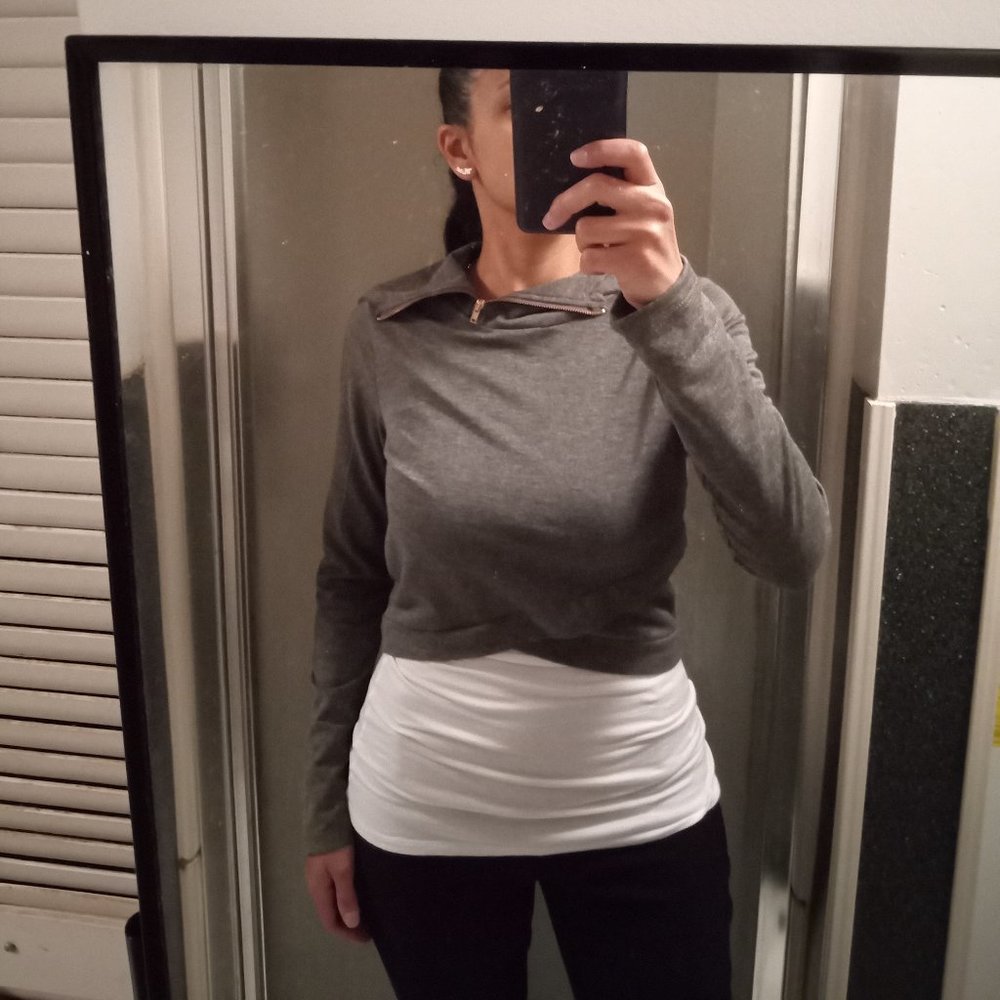 Junior's gray waist length top with hood size M